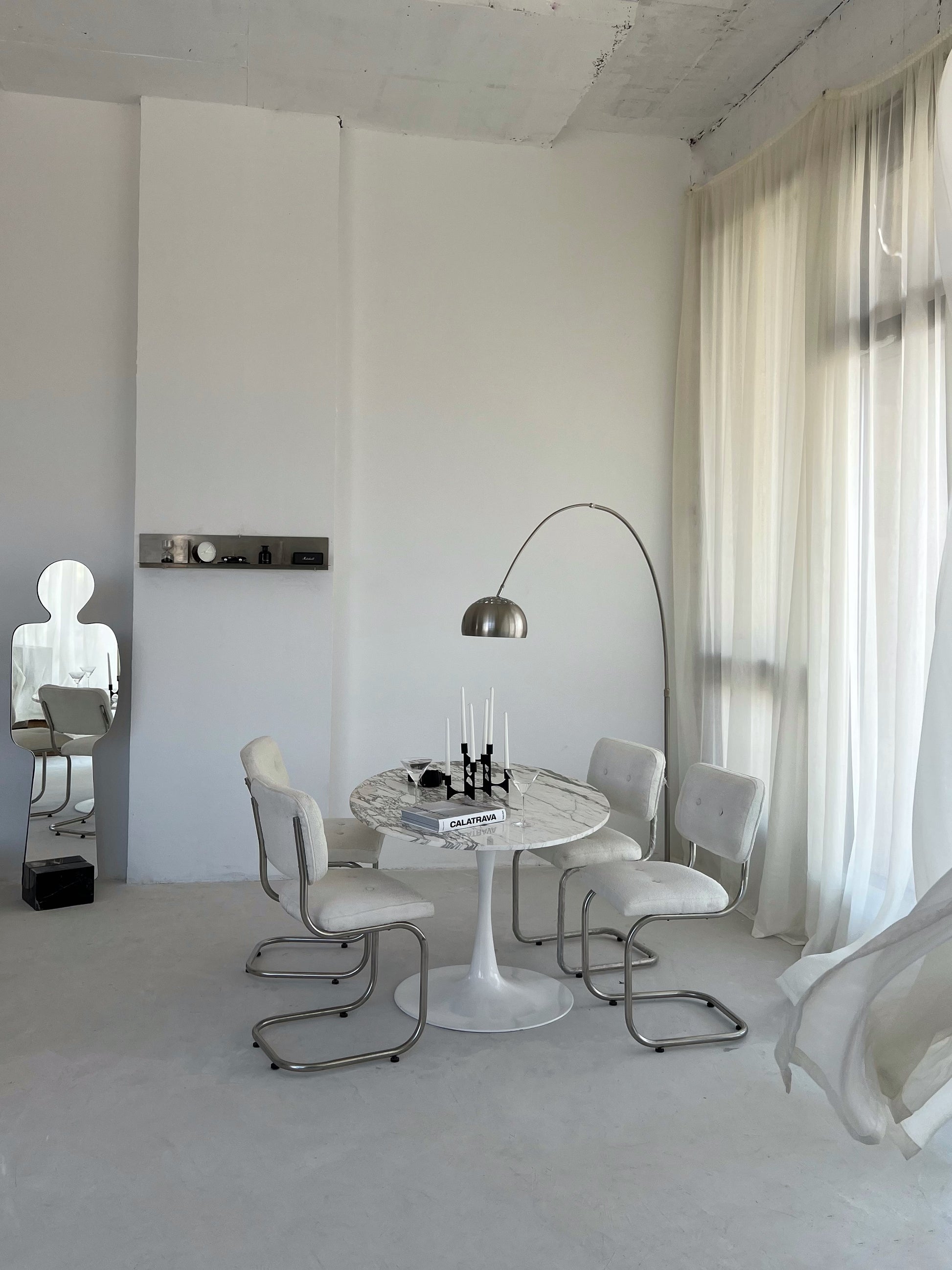 Tulip Dining Table