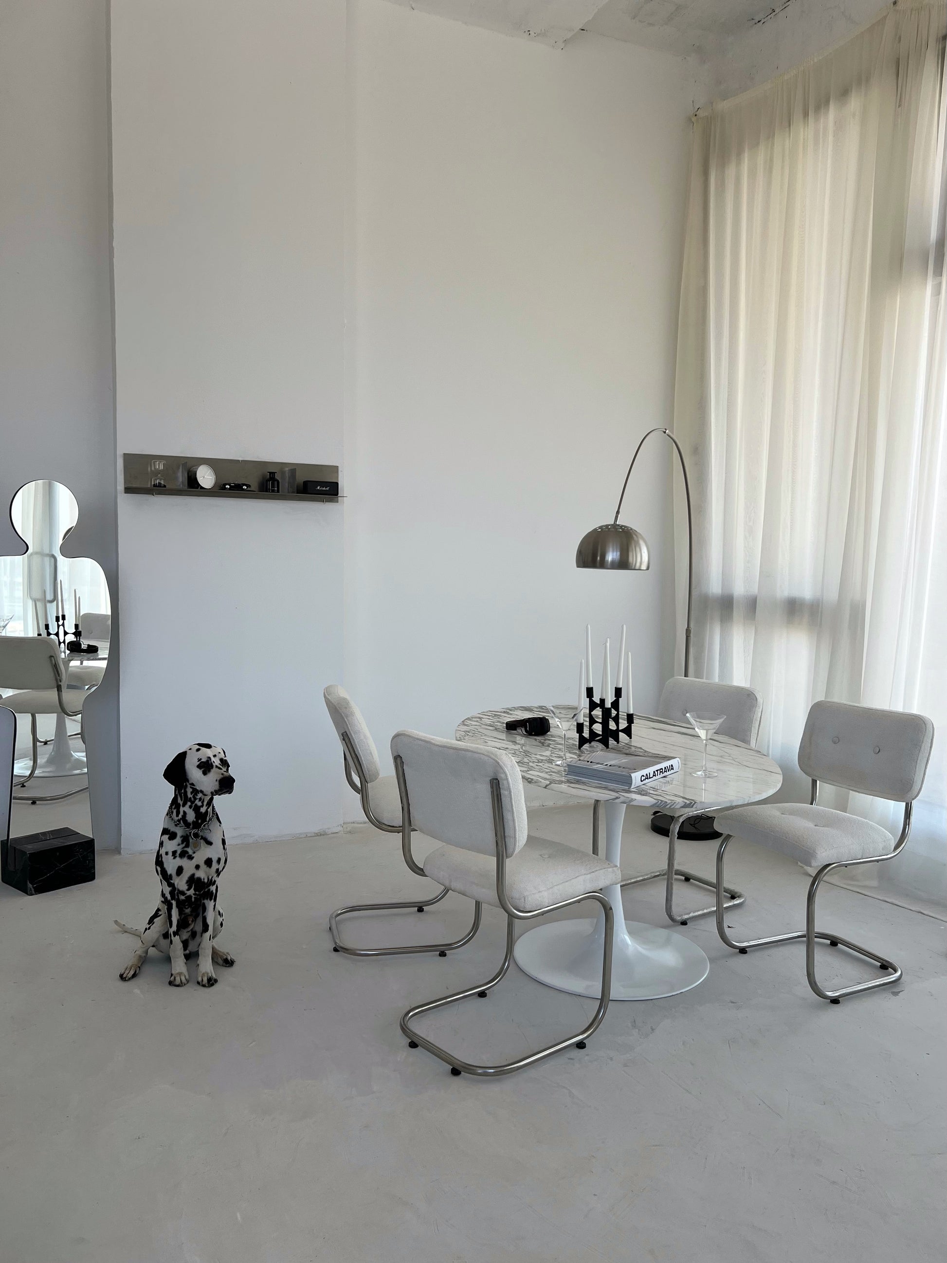 Tulip Dining Table
