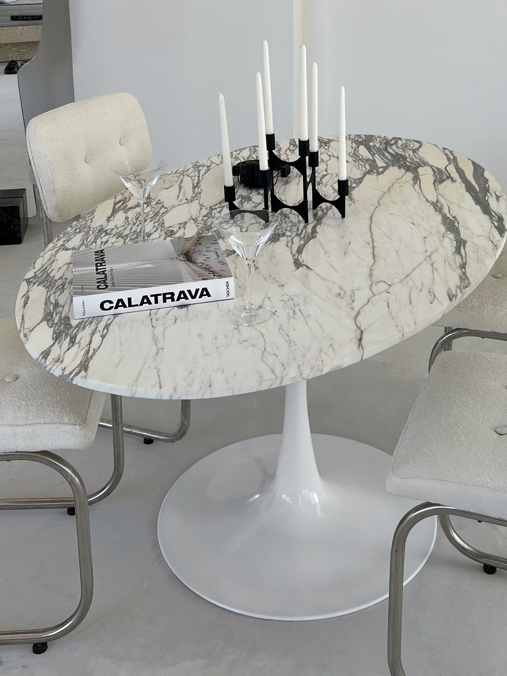 Tulip Dining Table