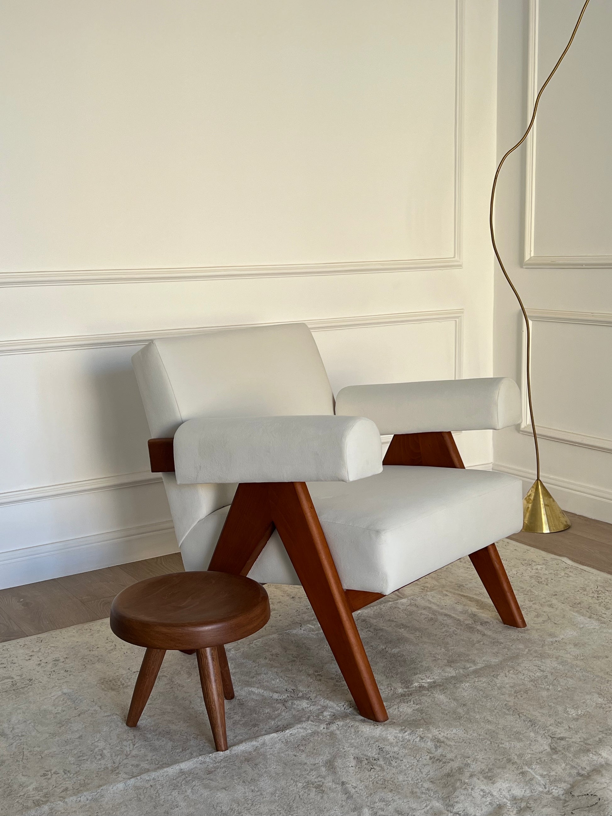 V Easy Armchair