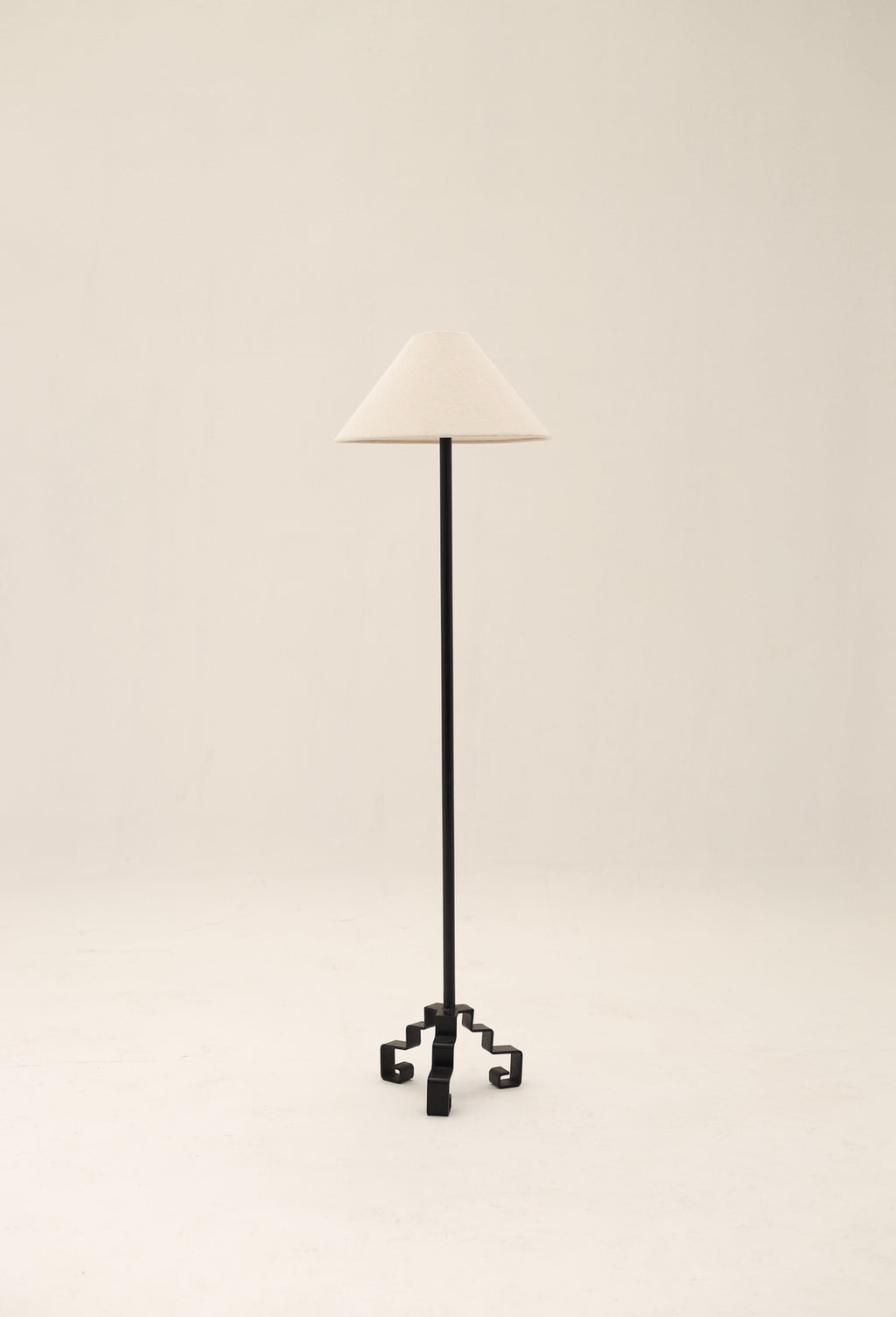 Fue Floor Lamp