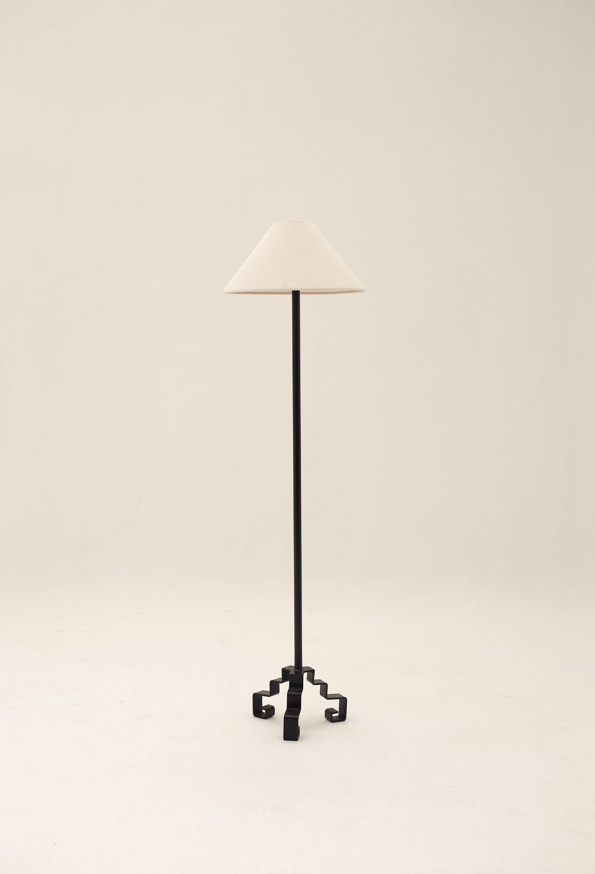 Fue Floor Lamp