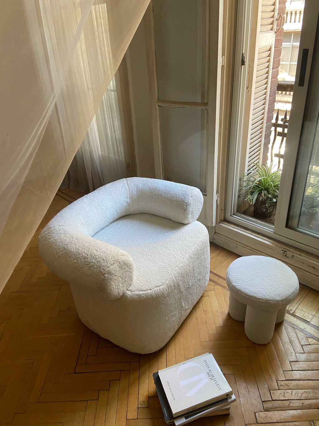 Big foot Stool