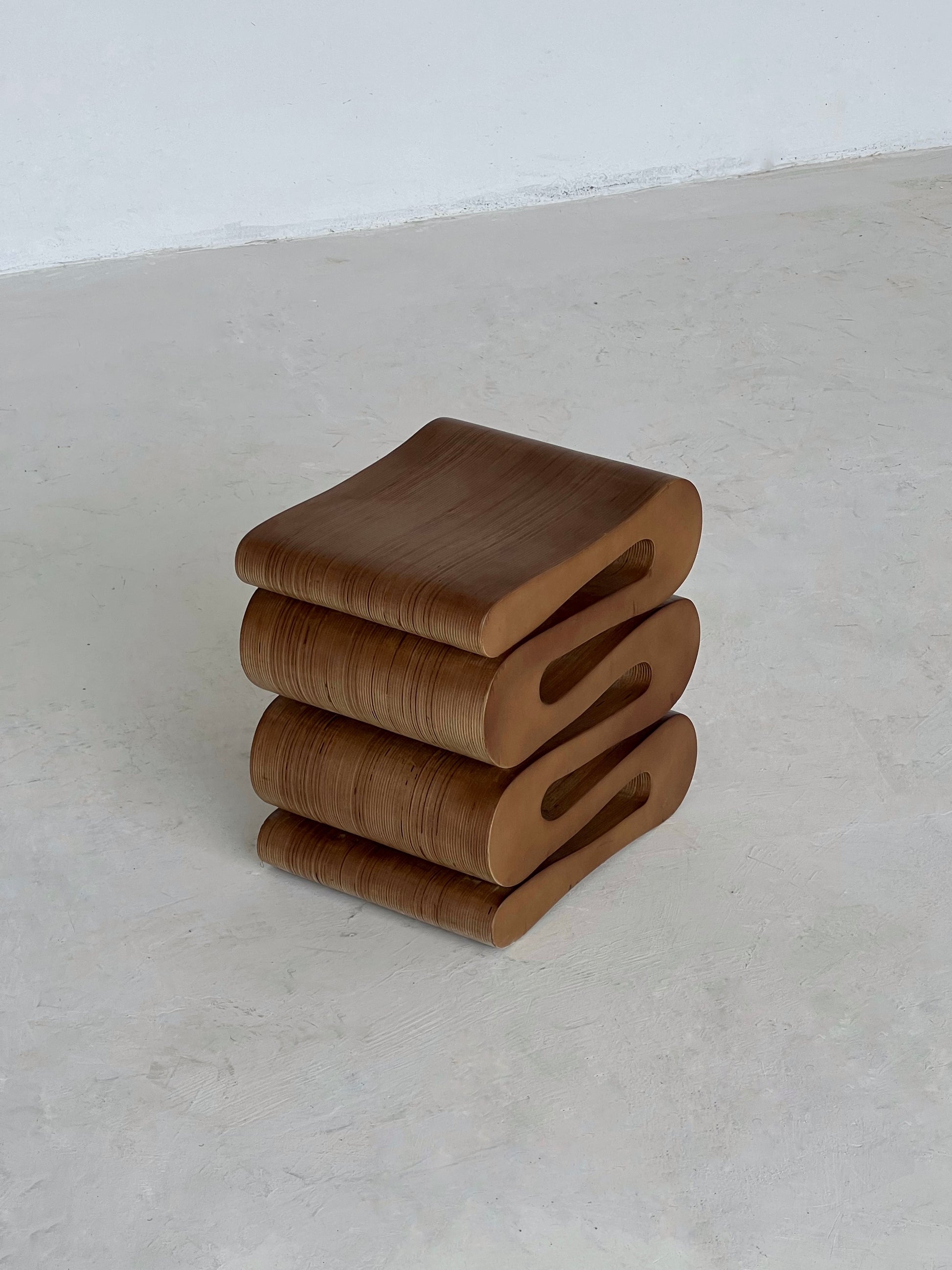 Wiggle Side Table