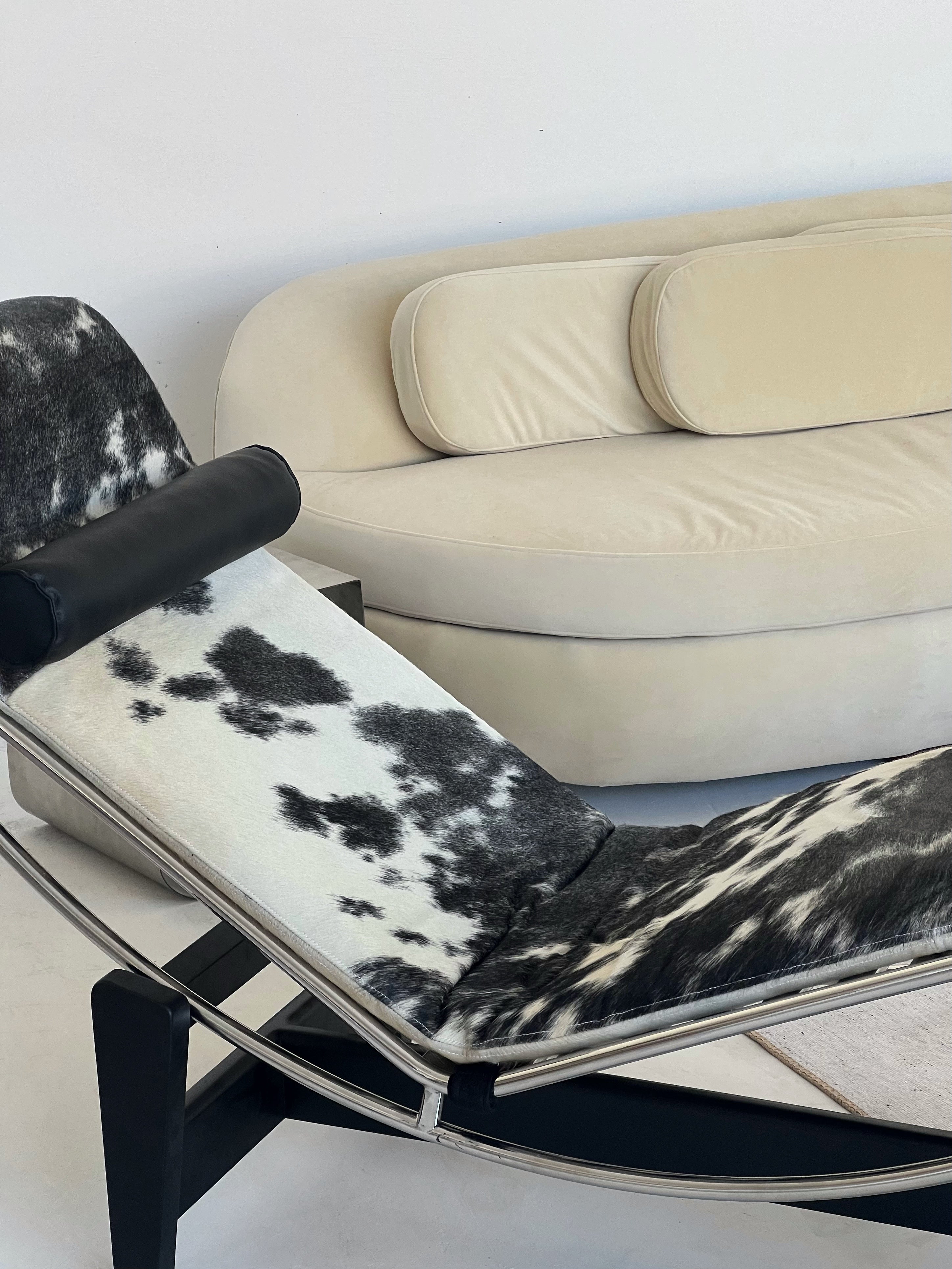 LC4 Chaise Lounge