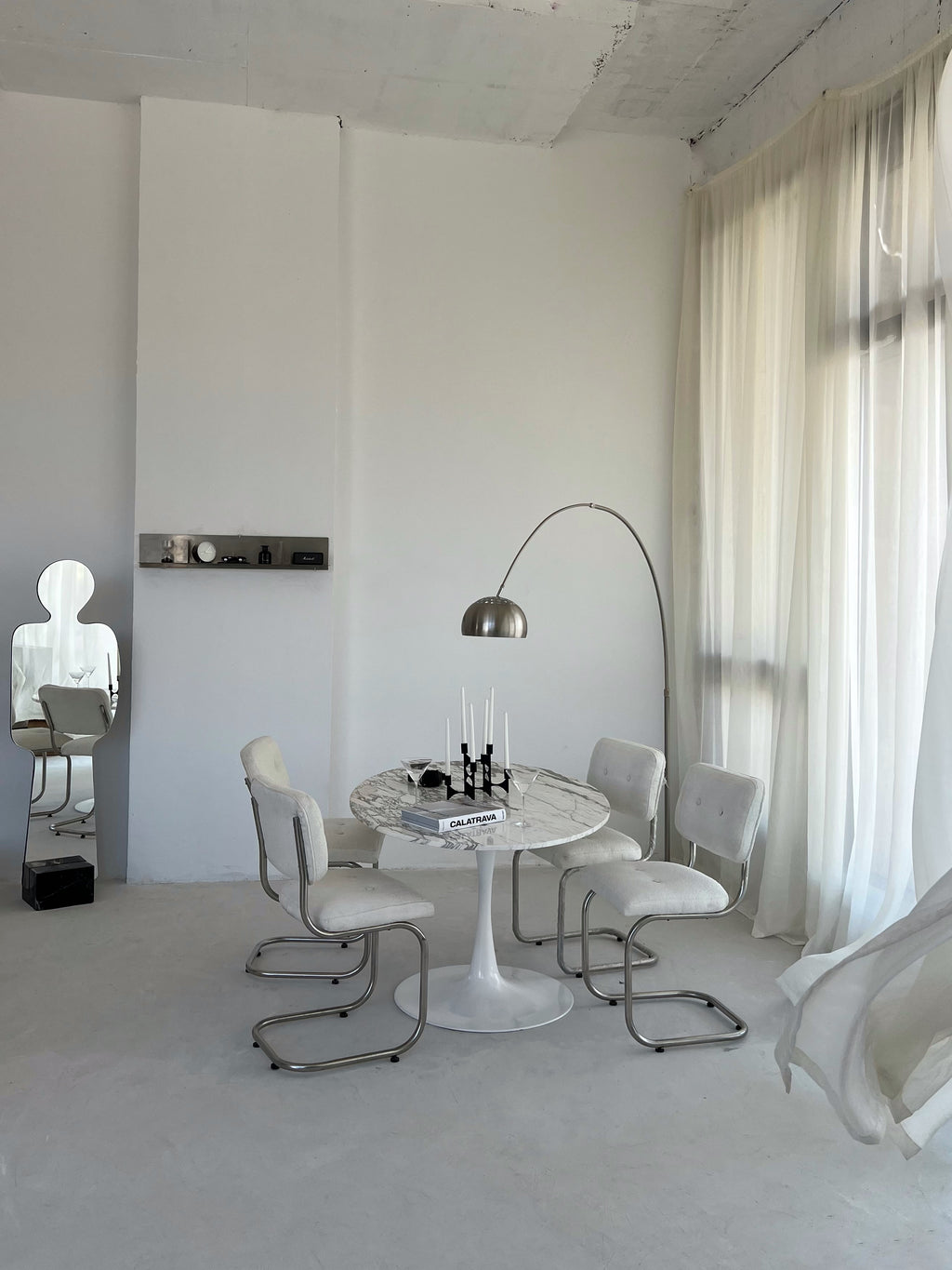 Tulip Dining Table
