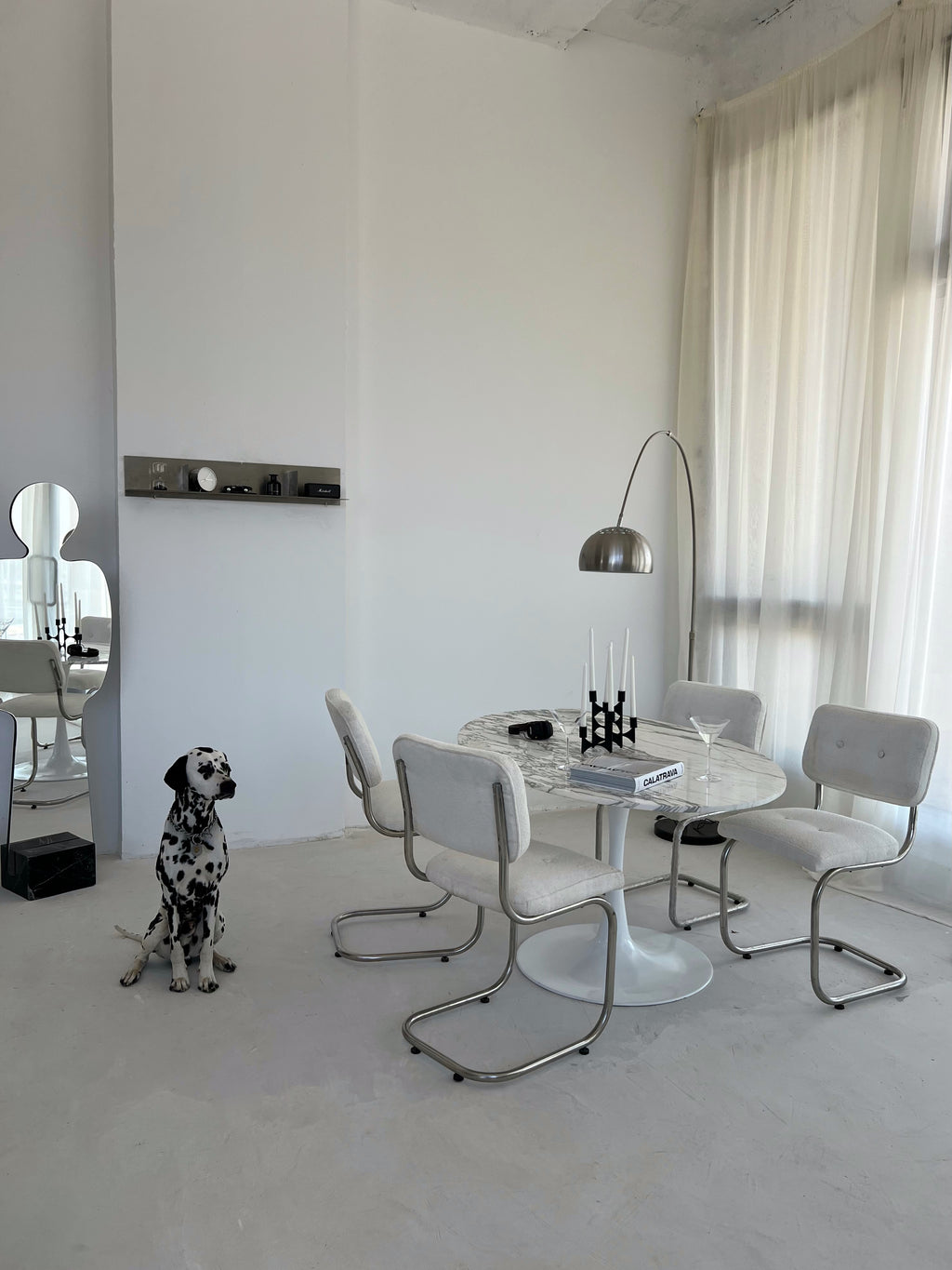 Tulip Dining Table