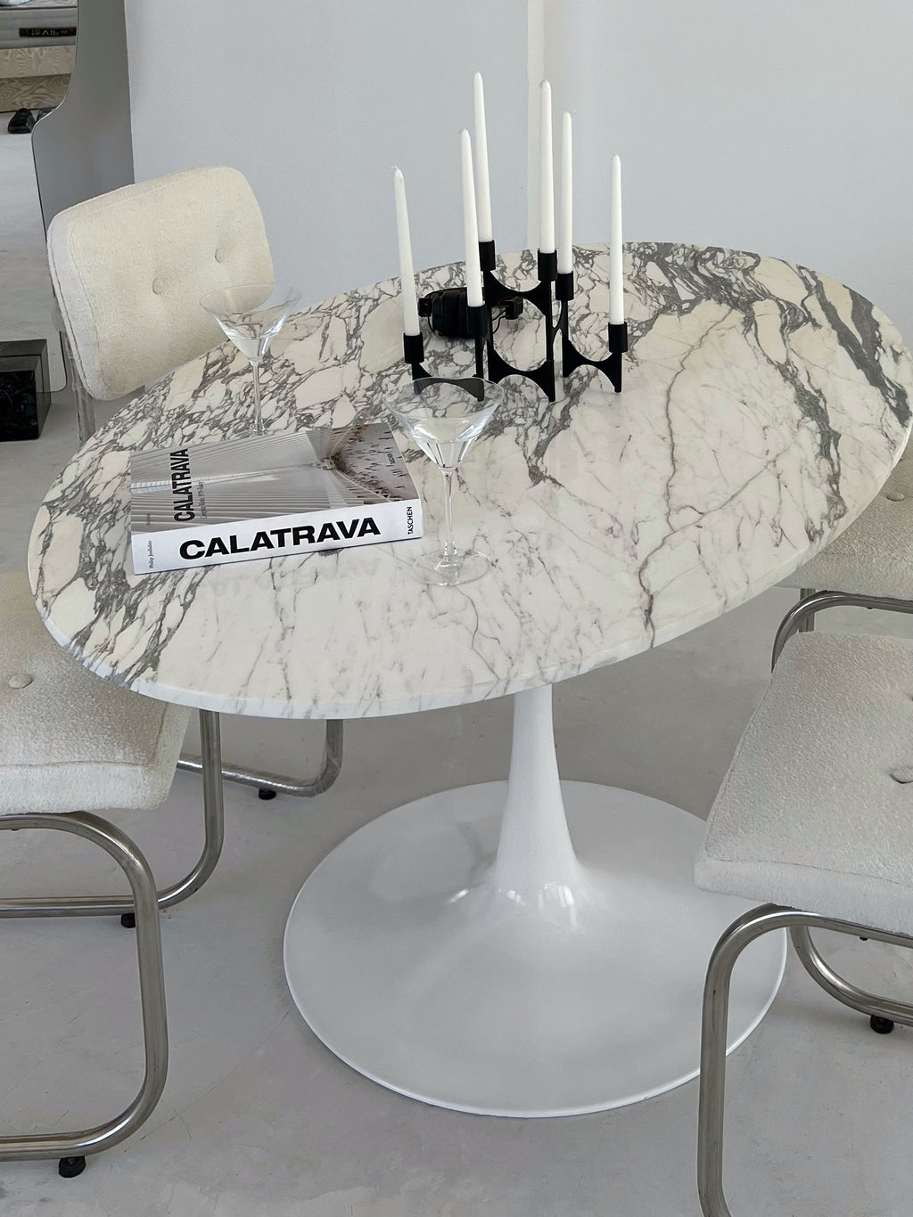 Tulip Dining Table