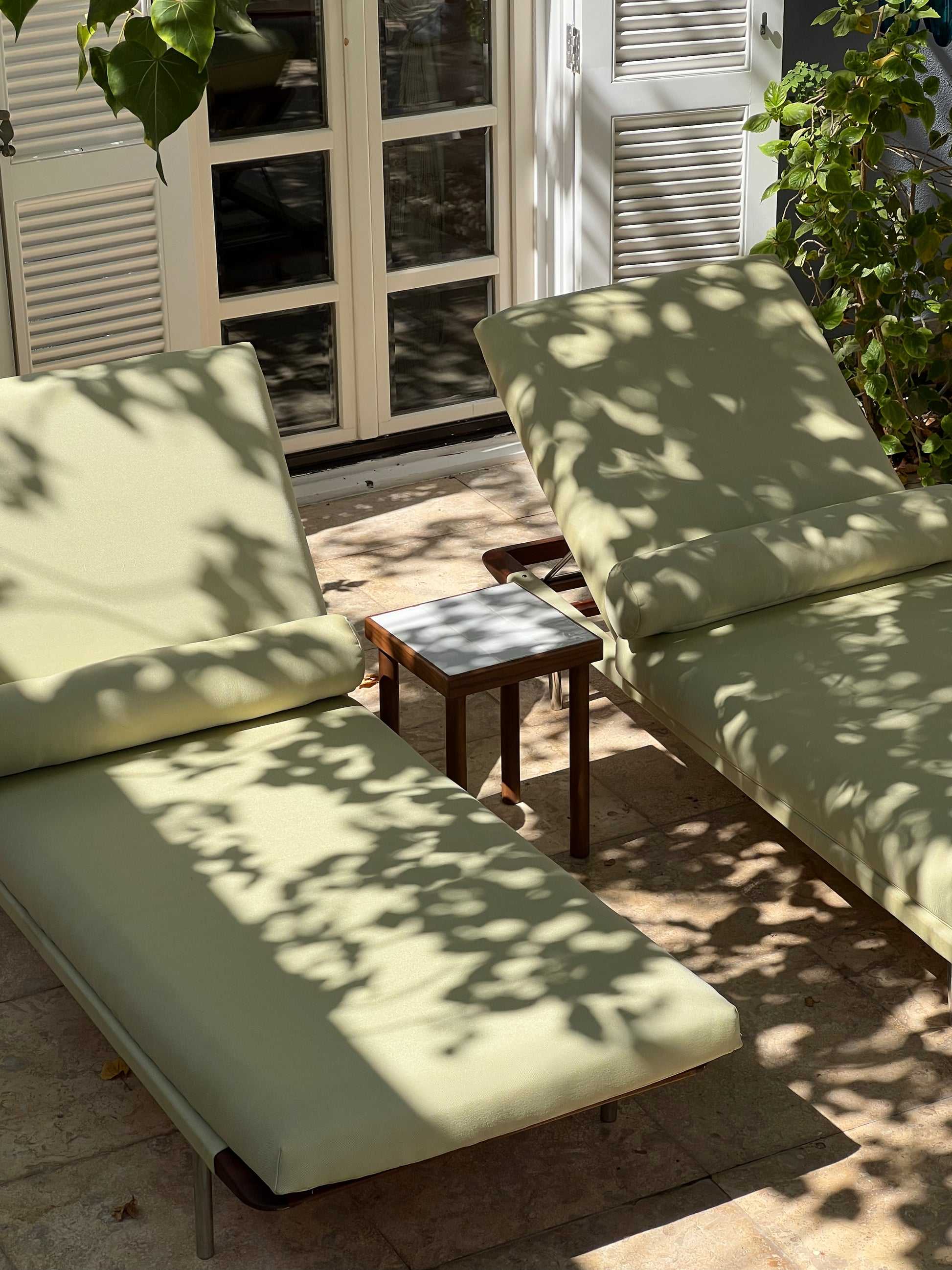 Canisse Side table