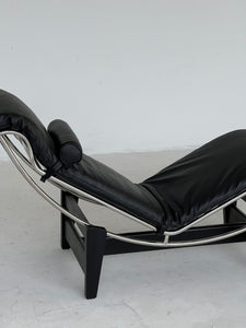 LC4 Chaise Lounge