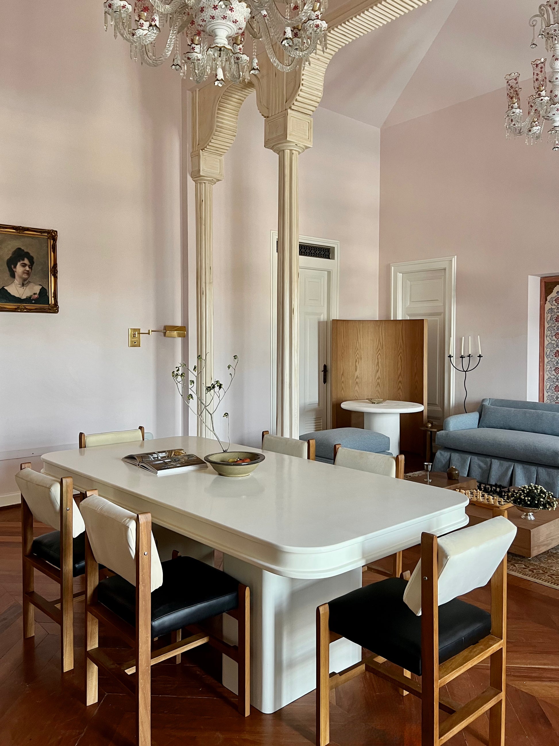 Miel Dining Table