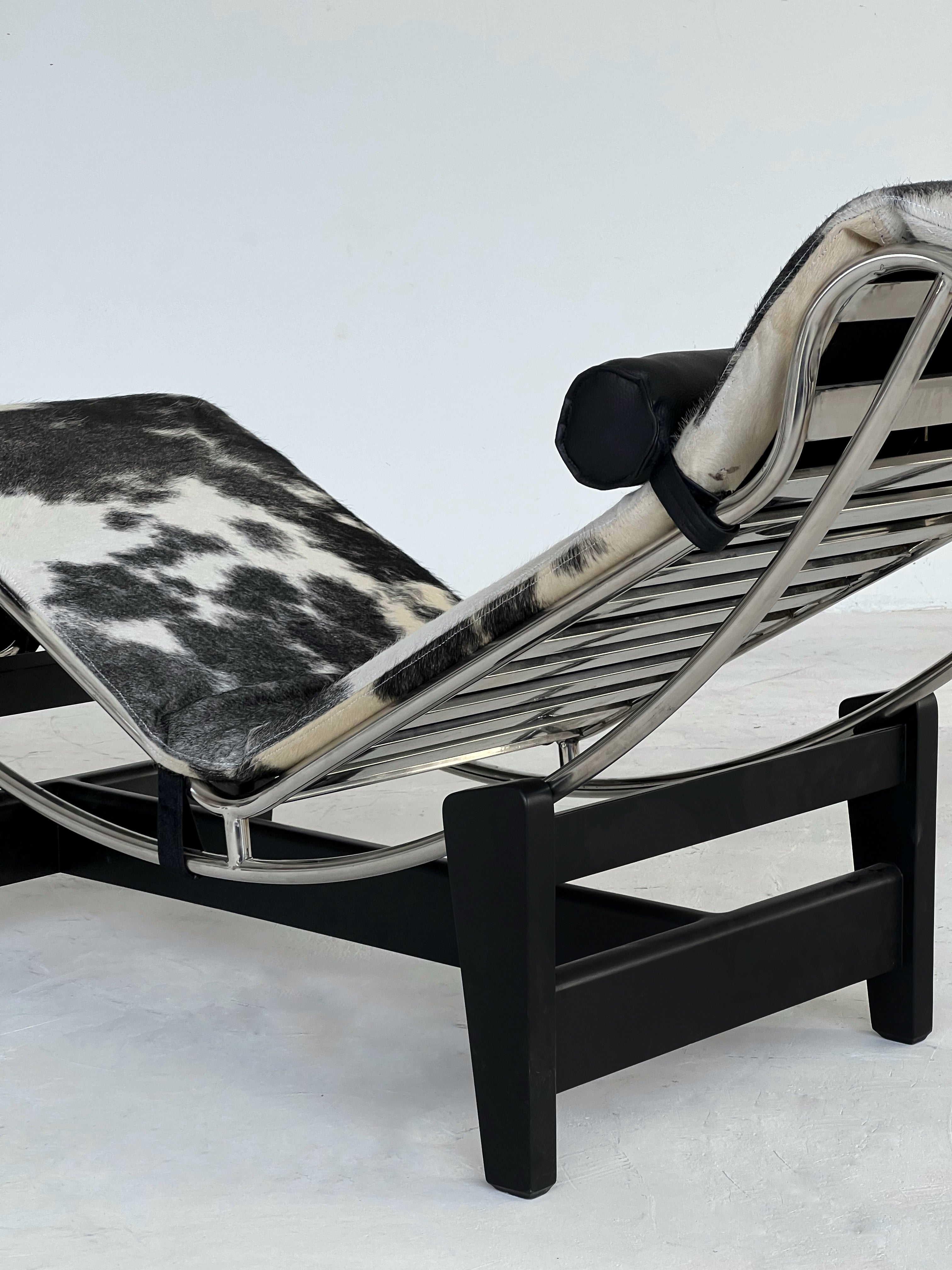 LC4 Chaise Lounge