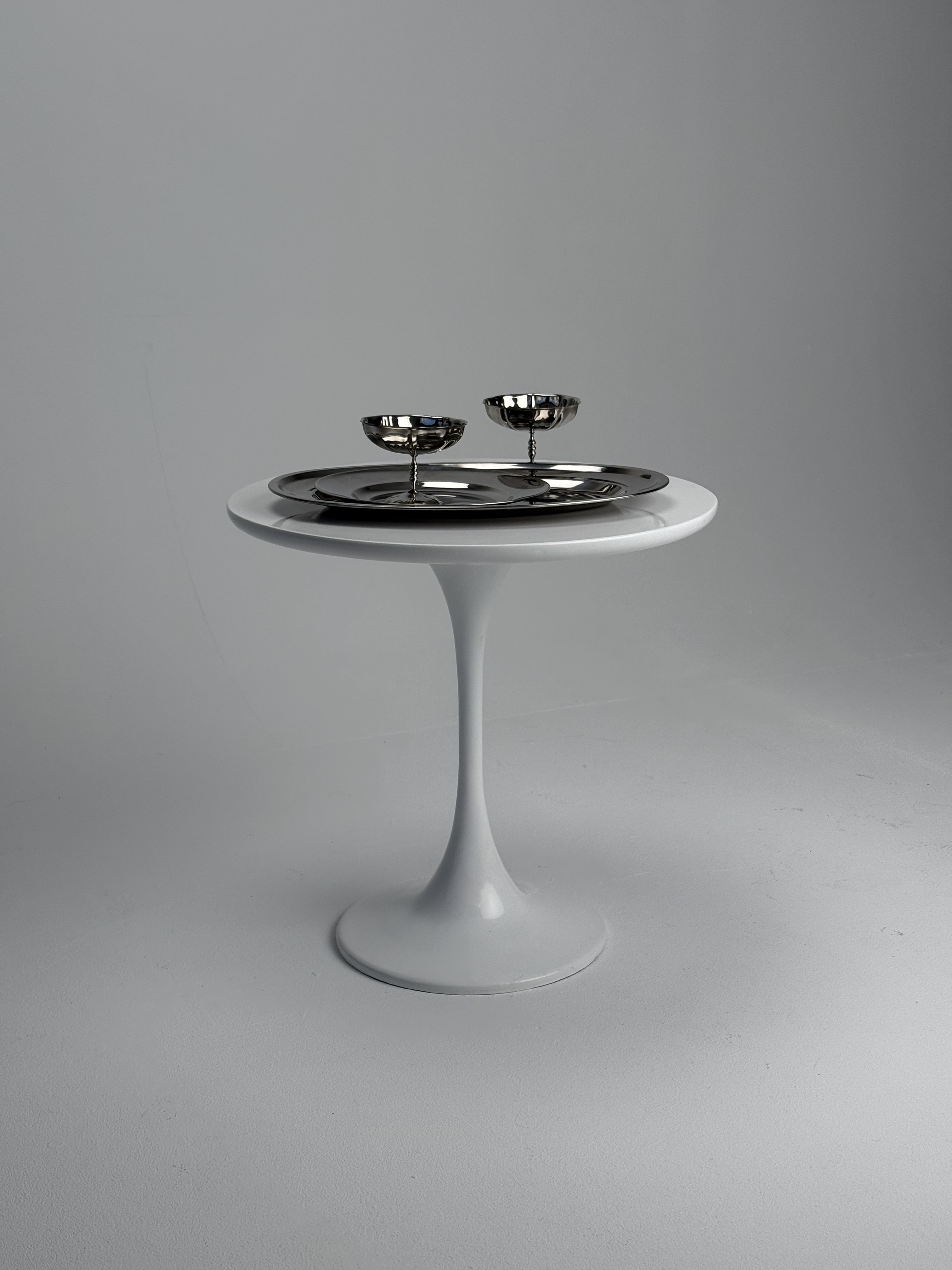 Tulip Sidetable