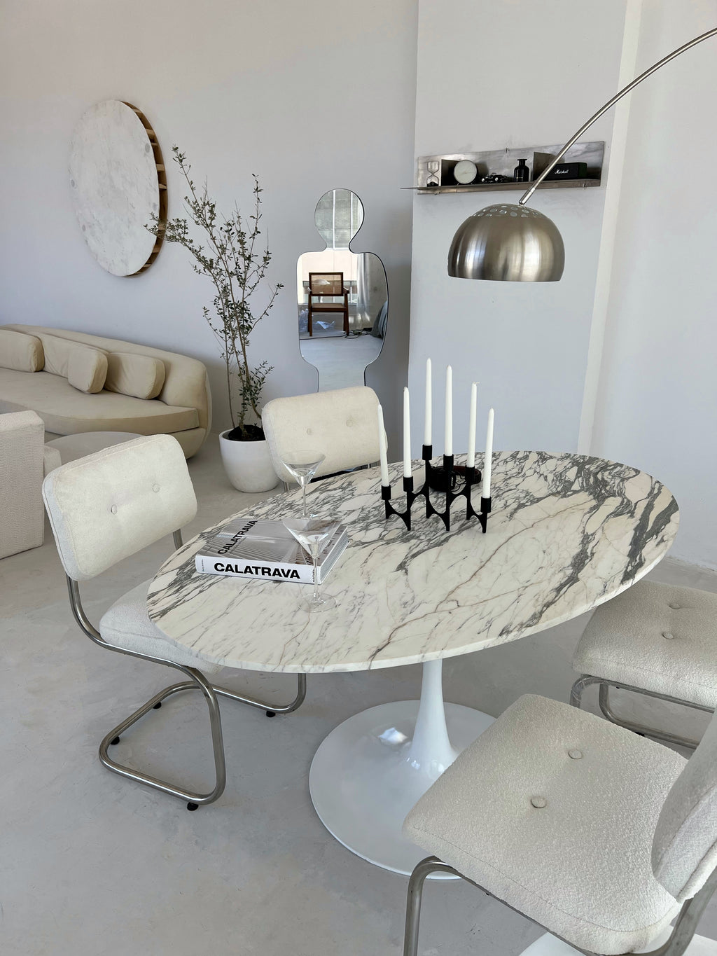 Tulip Dining Table